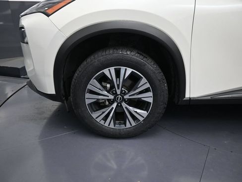 Used 2023 Nissan Rogue SV AWD/4WD image 14