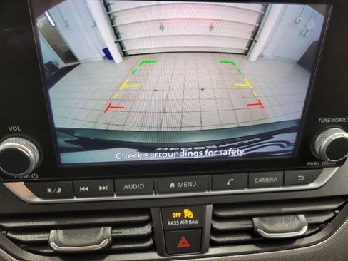 Used 2025 Nissan Altima 2.5 SR image 15