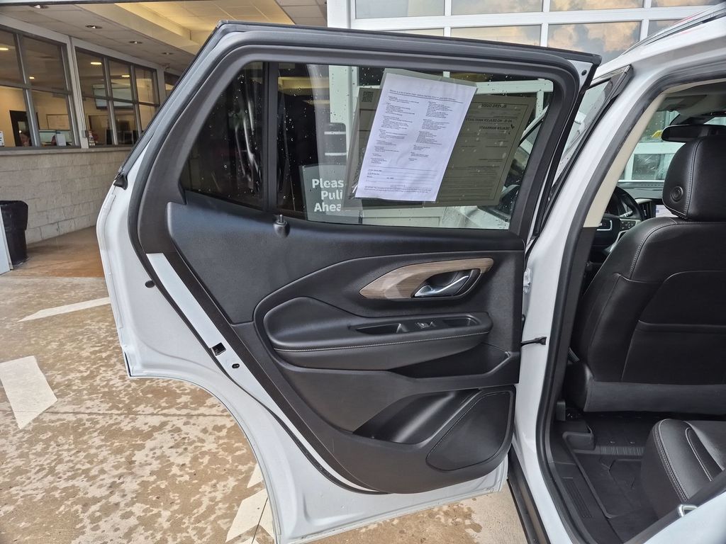 Used 2023 GMC Terrain Denali w/ LPO, Floor Liner Package AWD/4WD image 30