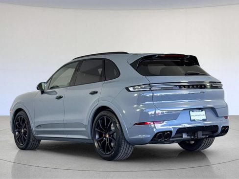 New 2026 Porsche Cayenne GTS AWD/4WD image 3