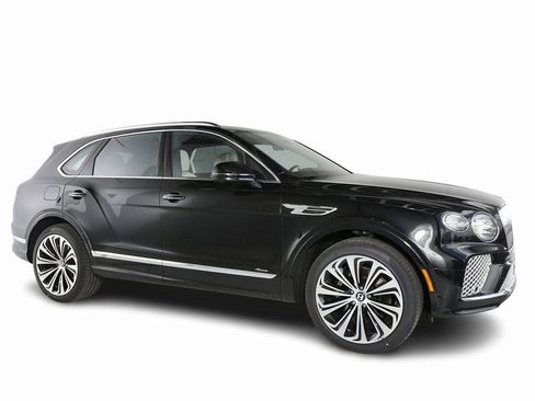 Used 2025 Bentley Bentayga AWD/4WD image 12