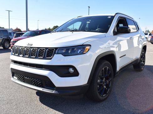 New 2026 Jeep Compass Latitude image 5