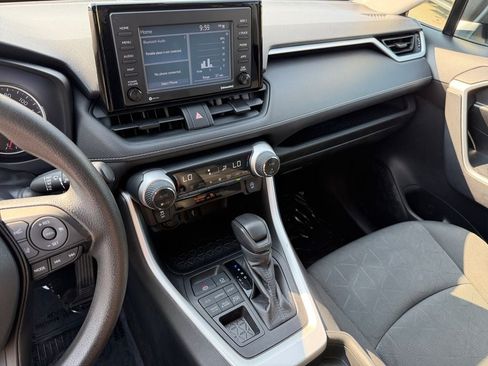 Used 2021 Toyota RAV4 XLE AWD/4WD image 18
