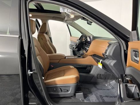 New 2026 Nissan Pathfinder Platinum FWD image 38