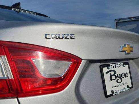 Used 2017 Chevrolet Cruze LS image 29