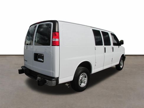 Used 2024 Chevrolet Express 2500 w/ Driver Convenience Package RWD image 3