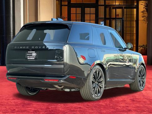 New 2026 Land Rover Range Rover SE image 10