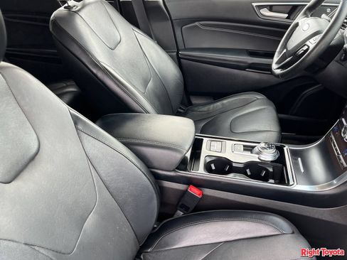 Used 2019 Ford Edge Titanium w/ Equipment Group 301A FWD image 13