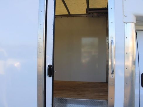 Used 2022 Chevrolet Express 4500 Extended w/ Power Convenience Package image 20