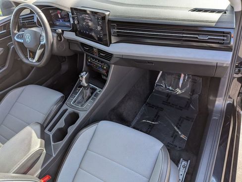 Used 2025 Volkswagen Jetta SE image 31