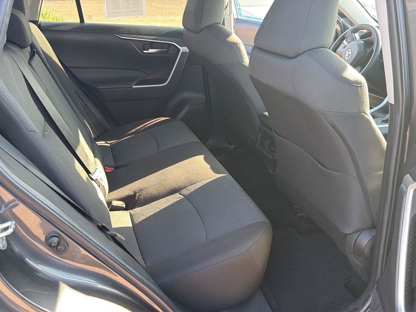 Certified 2022 Toyota RAV4 XLE FWD image 14