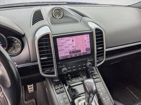 Used 2017 Porsche Cayenne S Platinum image 12