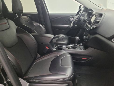 Used 2020 Jeep Cherokee Trailhawk w/ Cold Weather Group image 21