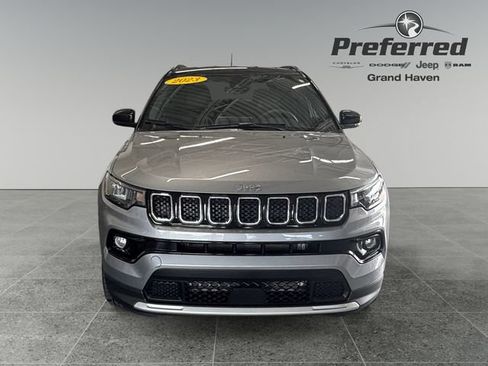 Used 2023 Jeep Compass Limited AWD/4WD image 12