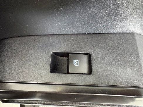 Used 2018 Toyota Tacoma TRD Sport AWD/4WD image 44