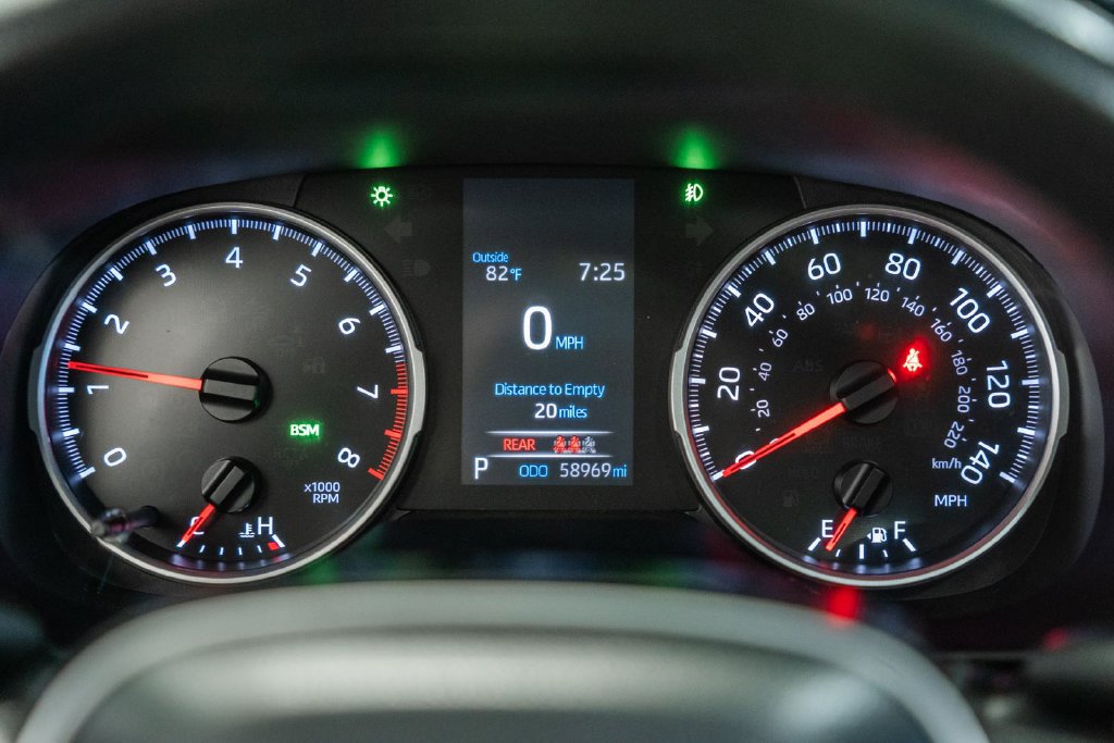 Used 2021 Toyota RAV4 XLE Premium FWD image 38