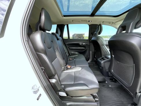 Used 2020 Volvo XC90 T5 Momentum w/ Protection Package Premier AWD/4WD image 19