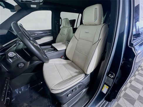 Used 2021 Cadillac Escalade ESV Sport w/ Driver Assist Tech Package image 9