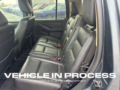 Used 2010 Ford Explorer XLT image 9