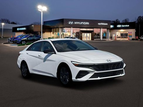 New 2026 Hyundai Elantra Sport image 11