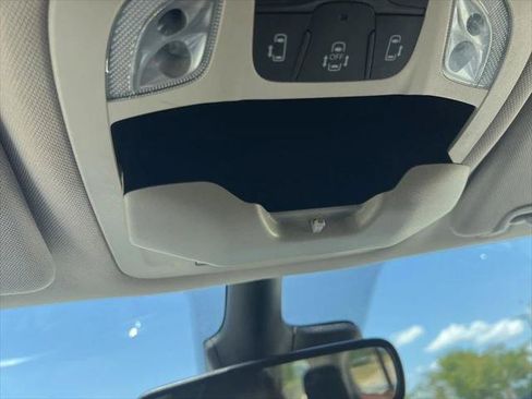 Certified 2023 Chrysler Pacifica Touring-L FWD image 61