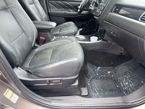 Used 2018 Mitsubishi Outlander GT AWD/4WD image 45
