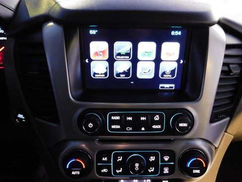 Used 2017 GMC Yukon XL SLT image 24