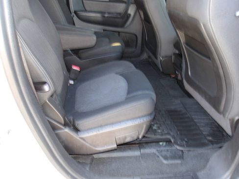 Used 2016 Chevrolet Traverse LT w/ Style and Technology Package FWD image 24
