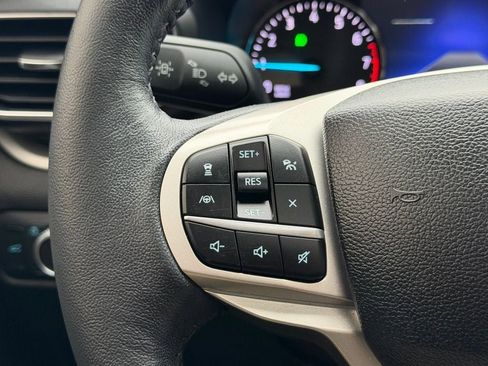 Certified 2022 Ford Explorer XLT w/ Equipment Group 202A image 43