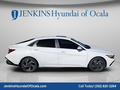 New 2026 Hyundai Elantra Limited FWD image 2