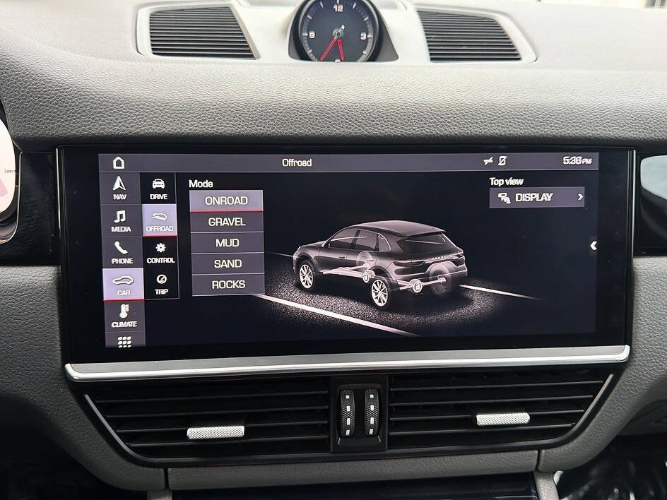 Used 2019 Porsche Cayenne AWD/4WD image 12