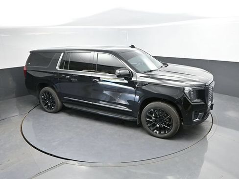 Used 2024 GMC Yukon XL SLT w/ SLT Luxury Package AWD/4WD image 41