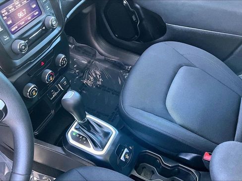 Certified 2020 Jeep Renegade Sport FWD image 11