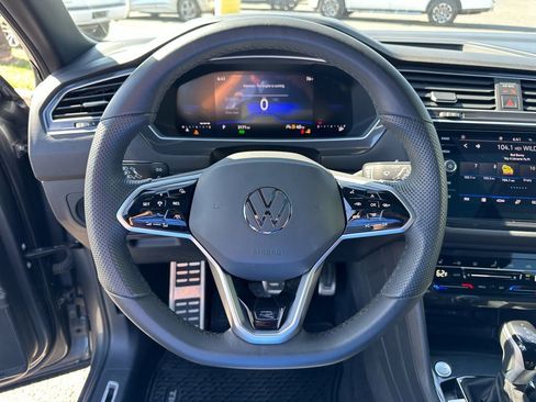 Used 2024 Volkswagen Tiguan SE R-Line w/ MDO Package, Three-Row image 13