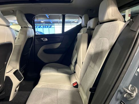 Used 2020 Volvo XC40 T5 Momentum w/ Protection Package Premier AWD/4WD image 21