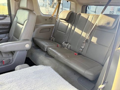 Used 2016 Chevrolet Suburban LT image 13