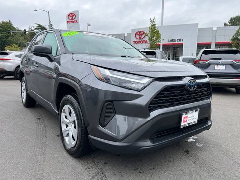 Used 2024 Toyota RAV4 LE AWD/4WD image 1
