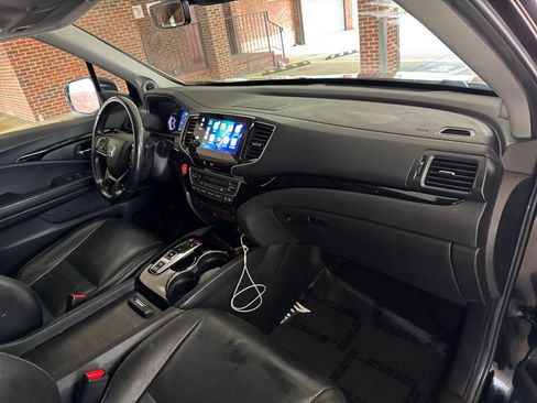 Used 2020 Honda Pilot Touring image 25
