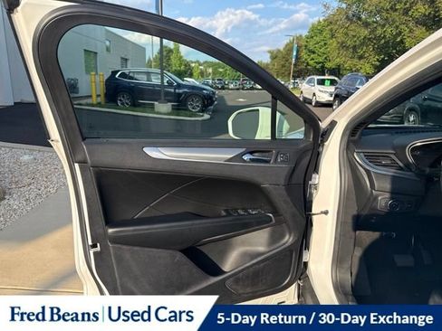Used 2019 Lincoln MKC Reserve FWD image 11