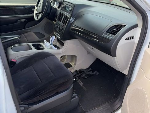 Used 2014 Dodge Grand Caravan SXT FWD image 8
