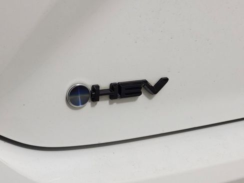 Used 2025 Toyota Camry LE FWD image 8