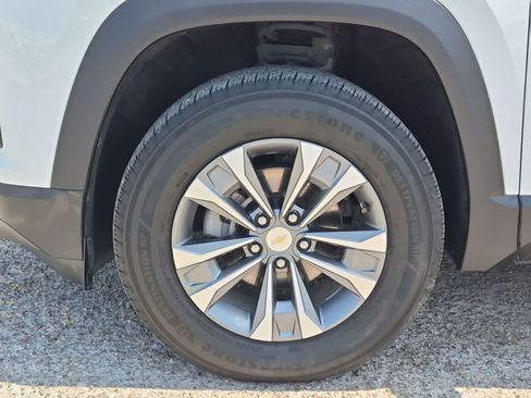 Used 2025 Chevrolet Equinox LT FWD image 32