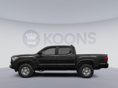 Used 2019 Toyota Tacoma TRD Sport image 4