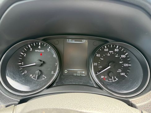Used 2017 Nissan Rogue SV FWD image 11