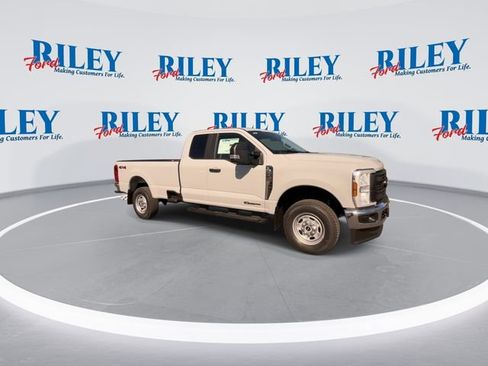 New 2025 Ford F250 XL w/ XL Chrome Package image 2