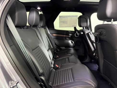 Used 2026 Land Rover Discovery S AWD/4WD image 27
