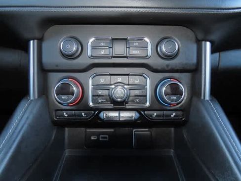 Used 2022 Chevrolet Tahoe LT w/ LT Signature Plus Package image 23