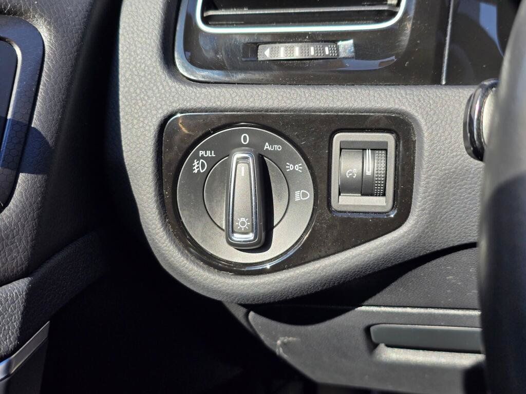 Used 2018 Volkswagen GTI S FWD image 29