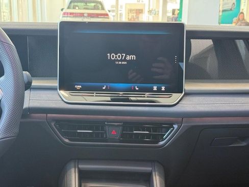 New 2026 Volkswagen Tiguan SE R-Line image 7