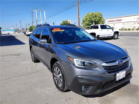 Used 2022 Subaru Outback Premium image 3